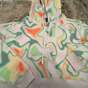 New, crop hooded sweatshirt